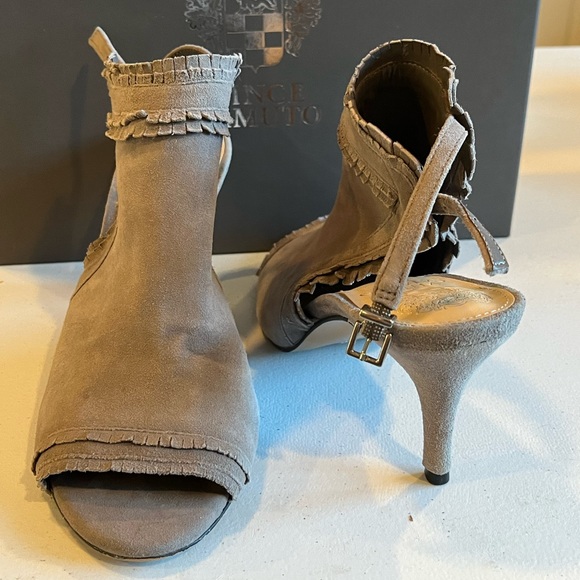 Vince Camuto Heels / Sandals - Picture 2 of 8